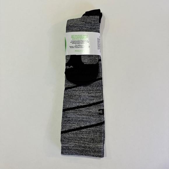 PRO COMPRESSION Running/Fitness Compression Socks - NWT - Picture 4 of 4